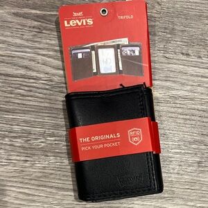 Levi's Black Trifold Card Holder